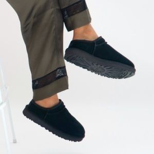 UGG Classic Slipper NWOT